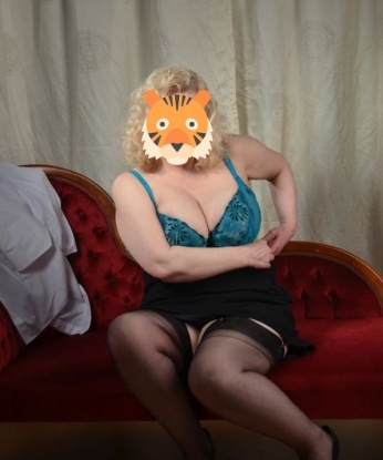 Алёночка, 40 лет, 3 размер груди